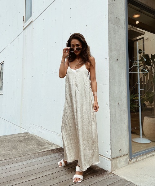 esutoreja（エストレジャ）の「バッククロスウェーブワンピース（ワンピース・レディース・ブラック/イエロー系その他/サーモンピンク・FREE）」の8枚目の写真