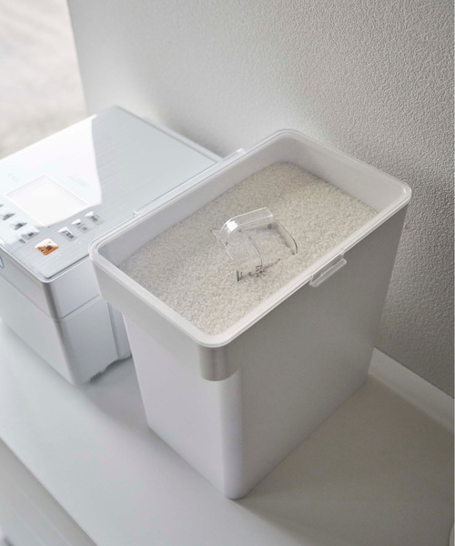 tower（タワー）の「tower（タワー）密閉米びつ10kg 計量カップ付（キッチン収納・レディース・ホワイト/ブラック・ONE SIZE）」の11枚目の写真