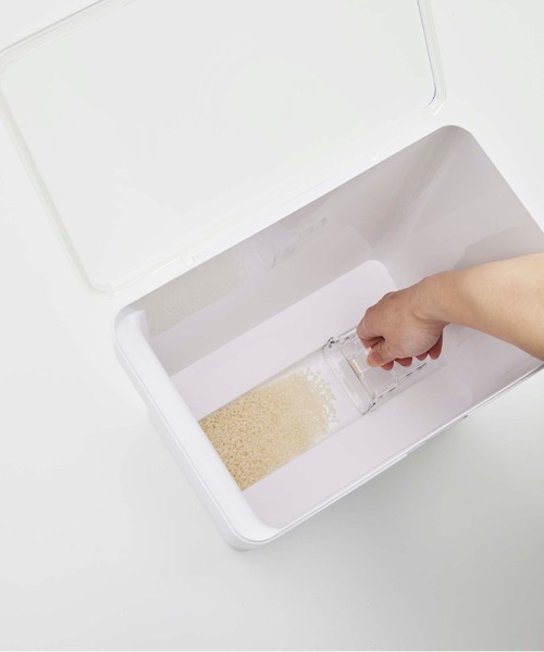 tower（タワー）の「tower（タワー）密閉米びつ10kg 計量カップ付（キッチン収納・レディース・ホワイト/ブラック・ONE SIZE）」の20枚目の写真