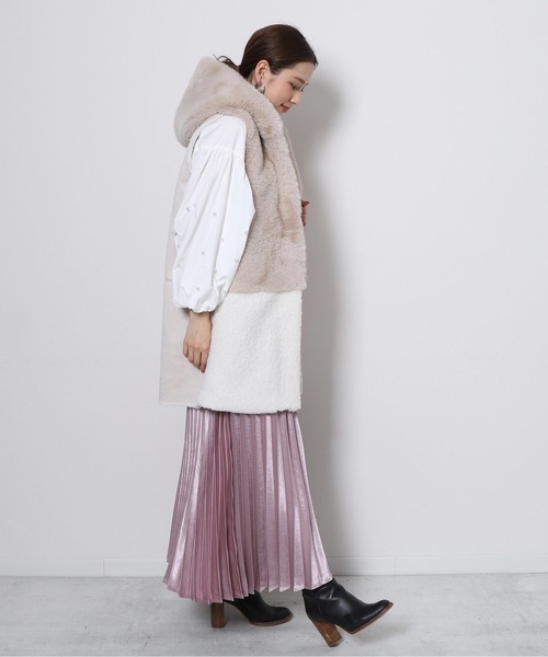 Re.Verofonna(ヴェロフォンナ)の「パール付ボリュームスリーブシャツ(シャツ/ブラウス・レディース・ピンク/ブルー/ホワイト/ブラック・MEDIUM)」の12枚目の写真