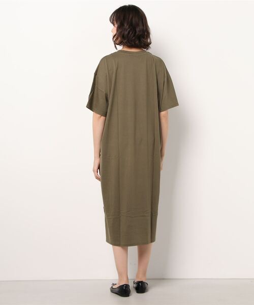 SILVER BULLET（シルバーバレット）の「『BANANA TRIP/バナナトリップ』ポケット付きVネックTシャツワンピース【b】（ワンピース・レディース・カーキ/ホワイト/ブラック・L/M）」の5枚目の写真