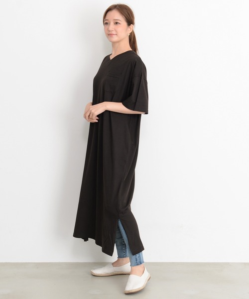 SILVER BULLET（シルバーバレット）の「『BANANA TRIP/バナナトリップ』ポケット付きVネックTシャツワンピース【b】（ワンピース・レディース・カーキ/ホワイト/ブラック・L/M）」の2枚目の写真