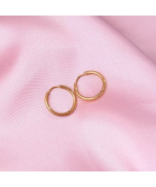 Chikashitsu +(チカシツプラス)の「【Chikashitsu +】simple pierce / 【チカシツプラス】シンプルリングピアス(ピアス(片耳用)・メンズ・ブラック/シルバー/ゴールド・A/C/D/B)」の3枚目の写真