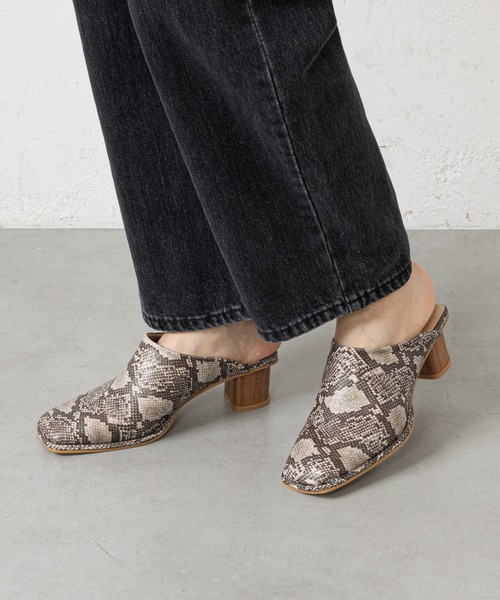 prose verse（プロズヴェール）の「ウッドヒールステッチ入りミュール（パンプス・レディース・ブラック/ベージュ/アイボリー・SMALL/MEDIUM/LARGE/X-LARGE/XX-LARGE/X-SMALL）」の10枚目の写真