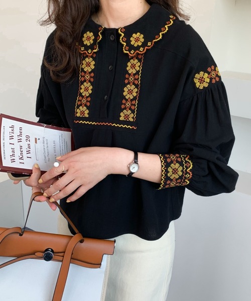 Diosfront（ディオスフロント）の「バルーンスリーブ刺繍ブラウス（シャツ/ブラウス・レディース・ホワイト/ネイビー/ライトブルー/ブラック・M/L）」の3枚目の写真