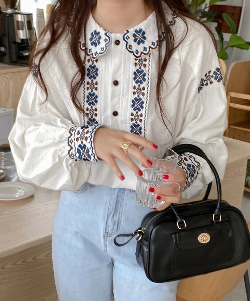 Diosfront（ディオスフロント）の「バルーンスリーブ刺繍ブラウス（シャツ/ブラウス・レディース・ホワイト/ネイビー/ライトブルー/ブラック・M/L）」の19枚目の写真