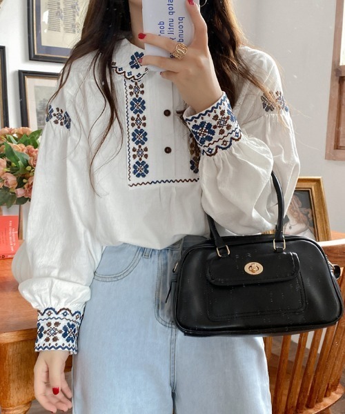 Diosfront（ディオスフロント）の「バルーンスリーブ刺繍ブラウス（シャツ/ブラウス・レディース・ホワイト/ネイビー/ライトブルー/ブラック・M/L）」の14枚目の写真