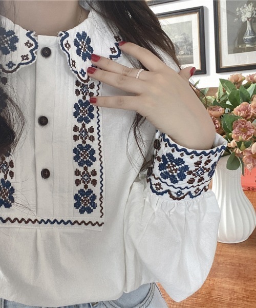 Diosfront（ディオスフロント）の「バルーンスリーブ刺繍ブラウス（シャツ/ブラウス・レディース・ホワイト/ネイビー/ライトブルー/ブラック・M/L）」の16枚目の写真