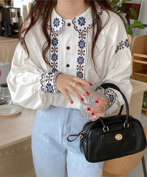 Diosfront（ディオスフロント）の「バルーンスリーブ刺繍ブラウス（シャツ/ブラウス・レディース・ホワイト/ネイビー/ライトブルー/ブラック・M/L）」の8枚目の写真