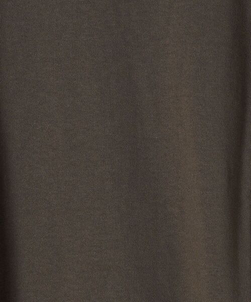 SHIPS(シップス)の「【WEB限定】ヘビーウェイトサイドスリットロングスリーブ◇(Tシャツ/カットソー・レディース・ブラック/ベージュ/ブルー系その他/チャコールグレー/グリーン・SMALL/MEDIUM)」の7枚目の写真