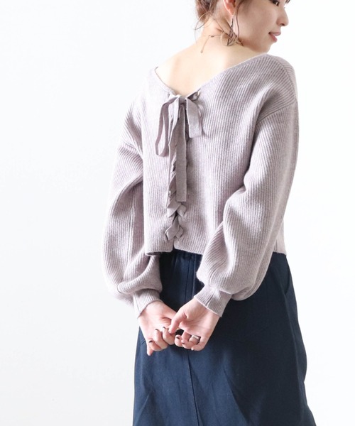 Cheek(チーク)の「バックレースアップ短丈ニット(ニット/セーター・レディース・ベージュ/グレイッシュベージュ/サックスブルー・FREE)」の17枚目の写真