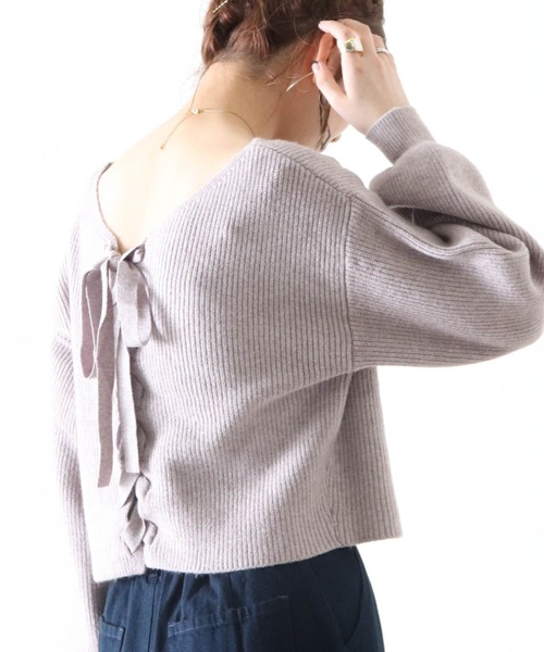 Cheek(チーク)の「バックレースアップ短丈ニット(ニット/セーター・レディース・ベージュ/グレイッシュベージュ/サックスブルー・FREE)」の12枚目の写真