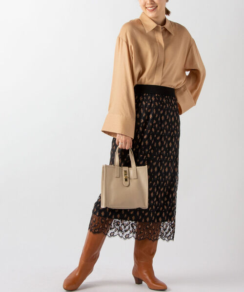 LAURA DI MAGGIO(ローラディマッジオ)の「【LAURA DI MAGGIO/ ラウラディマッジョ)ひねりスクエアトートバッグ(トートバッグ・レディース・グレイッシュブルー/ベージュ/ブラック・FREE)」の9枚目の写真