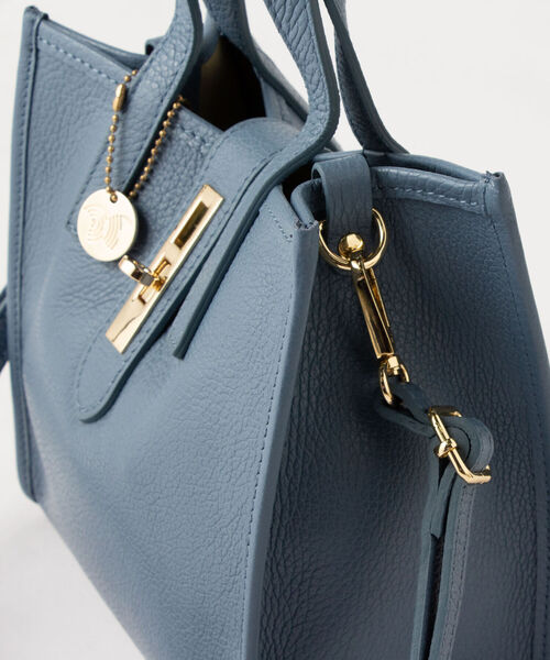 LAURA DI MAGGIO(ローラディマッジオ)の「【LAURA DI MAGGIO/ ラウラディマッジョ)ひねりスクエアトートバッグ(トートバッグ・レディース・グレイッシュブルー/ベージュ/ブラック・FREE)」の5枚目の写真