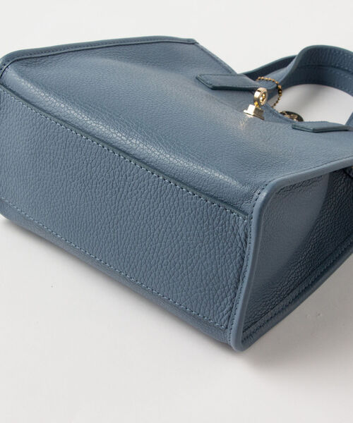 LAURA DI MAGGIO(ローラディマッジオ)の「【LAURA DI MAGGIO/ ラウラディマッジョ)ひねりスクエアトートバッグ(トートバッグ・レディース・グレイッシュブルー/ベージュ/ブラック・FREE)」の10枚目の写真