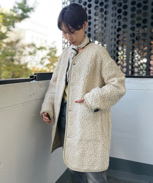 LAVENHAM（ラベンハム）の「LAVENHAM(ラベンハム)　シェルパコート（ノーカラーコート・レディース・アイボリー・FREE）」の2枚目の写真