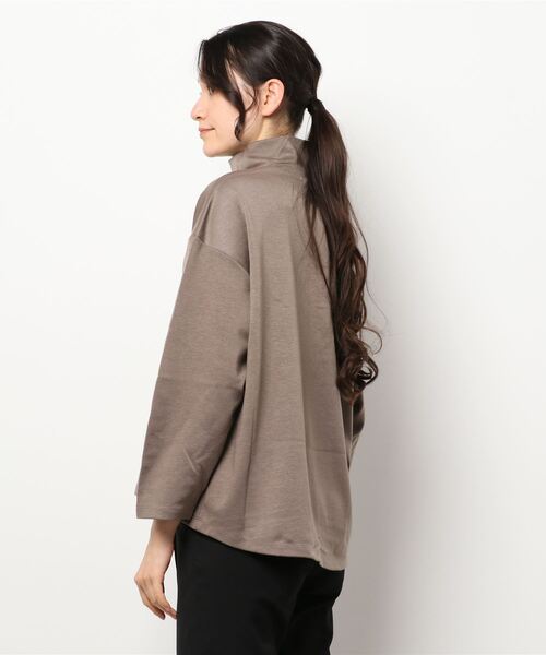 HELIOPOLE(エリオポール)の「WOOL JERSEY STAND NECK PO(Tシャツ/カットソー・レディース・ブラック/ダークブラウン・1)」の4枚目の写真