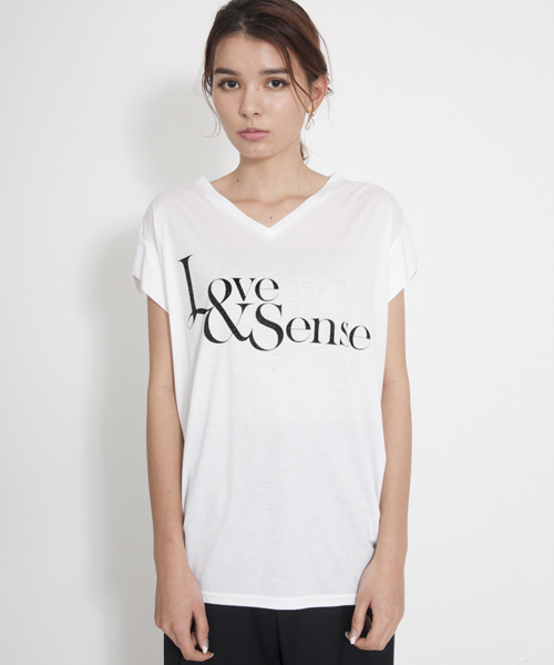 MILKFED.(ミルクフェド)の「【mini7月号掲載】S/S V NECKED TEE LOVE SENSE (半袖トップス/Vネック/無地)(Tシャツ/カットソー・レディース・ホワイト/アッシュ/ライトブルー・SMALL/MEDIUM)」の2枚目の写真
