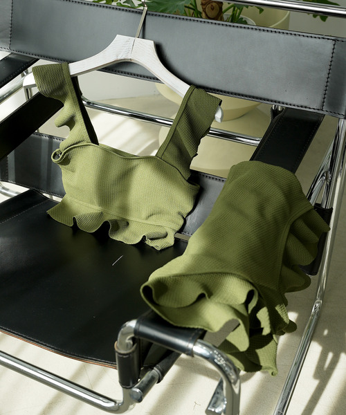 c.u.l(シーユーエル)の「フリルハイウエスト セットアップビキニ culb16(水着・レディース・ブラック/テラコッタ/アイボリー/カーキ/モカ・M/L/XL/S)」の5枚目の写真