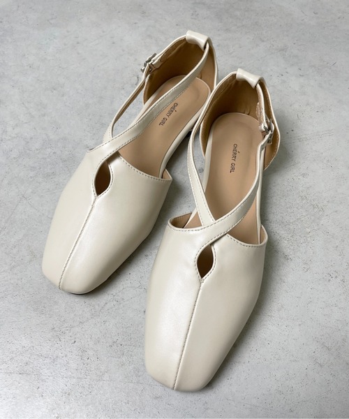 StyleSea(スタイルシー)の「クロスストラップフラットシューズ(パンプス・レディース・アイボリー/ベージュ・25cm/24.5cm/24cm/23.5cm)」の2枚目の写真
