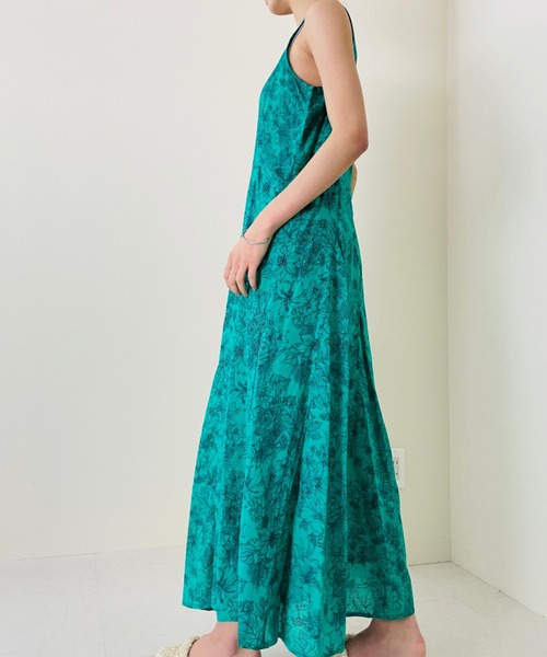 DOLLUPOOPS(ドールアップウップス)の「フラワーアニマルプリントマキシワンピース(ワンピース・レディース・ライトイエロー/グリーン・38)」の9枚目の写真