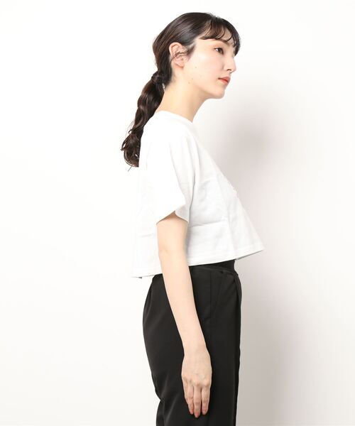 SPINNS（スピンズ）の「CIRCLEフロントロゴショート丈半袖Tシャツ（Tシャツ/カットソー・レディース・ホワイト×ブルー/オートミール/ブラック×イエロー・ONESIZE）」の4枚目の写真