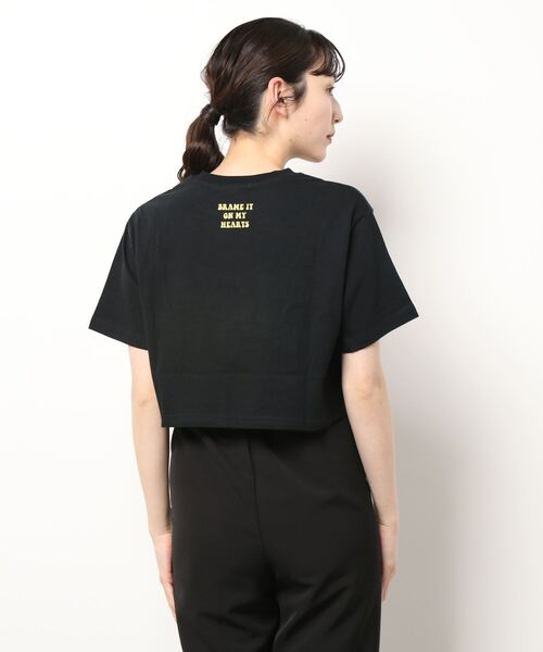 SPINNS（スピンズ）の「CIRCLEフロントロゴショート丈半袖Tシャツ（Tシャツ/カットソー・レディース・ホワイト×ブルー/オートミール/ブラック×イエロー・ONESIZE）」の5枚目の写真