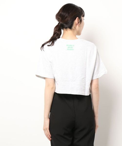 SPINNS（スピンズ）の「CIRCLEフロントロゴショート丈半袖Tシャツ（Tシャツ/カットソー・レディース・ホワイト×ブルー/オートミール/ブラック×イエロー・ONESIZE）」の6枚目の写真