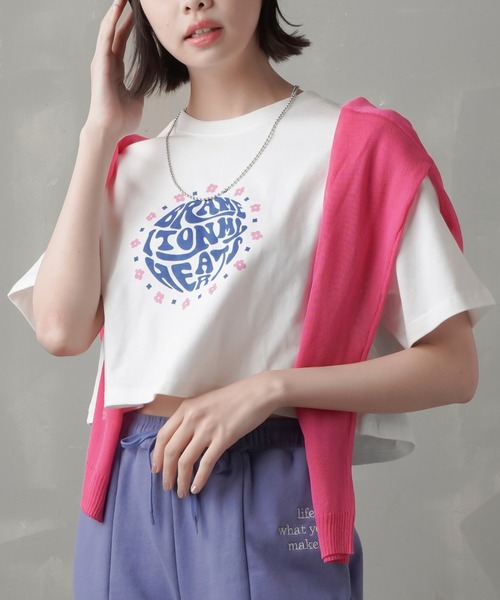 SPINNS（スピンズ）の「CIRCLEフロントロゴショート丈半袖Tシャツ（Tシャツ/カットソー・レディース・ホワイト×ブルー/オートミール/ブラック×イエロー・ONESIZE）」の2枚目の写真