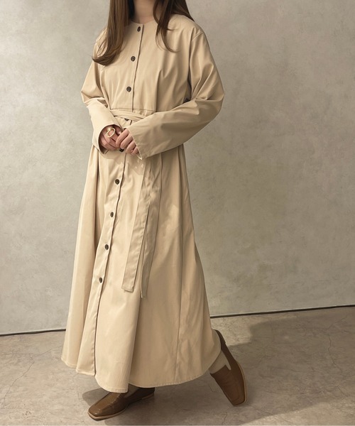 apres jour clair（アプレジュールクレア）の「【apres jour clair】ベルト付きワンピコート【ZOZOTOWN限定アイテム】（ワンピース・レディース・ベージュ/ライトベージュ・X-LARGE/フリー）」の9枚目の写真