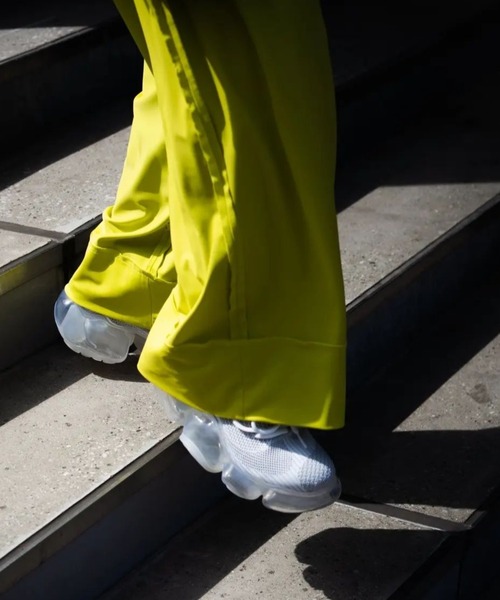 grounds(グラウンズ)の「grounds / グラウンズ / MOOPIE / white gray x clear sole(スニーカー・レディース・ホワイト・38/39/37)」の4枚目の写真