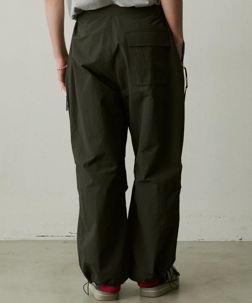 UNSELDs(アンセルズ)の「【UNSELDs アンセルズ】ナイロンワイドパンツ(カーゴパンツ・メンズ・イエロー/ブラック/グリーン・L/M)」の18枚目の写真