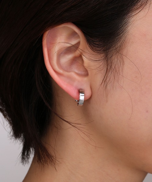 Manon's Selection(マノンズセレクション)の「シンプルフープイヤリング3mm(イヤリング・レディース・ゴールド/シルバー・ONE SIZE)」の2枚目の写真