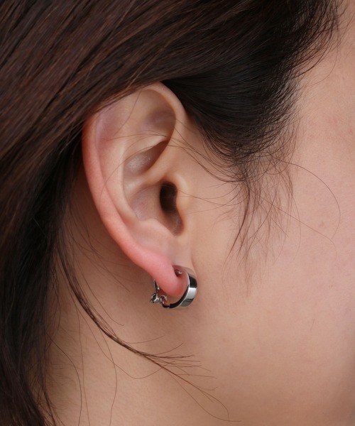 Manon's Selection(マノンズセレクション)の「シンプルフープイヤリング3mm(イヤリング・レディース・ゴールド/シルバー・ONE SIZE)」の5枚目の写真