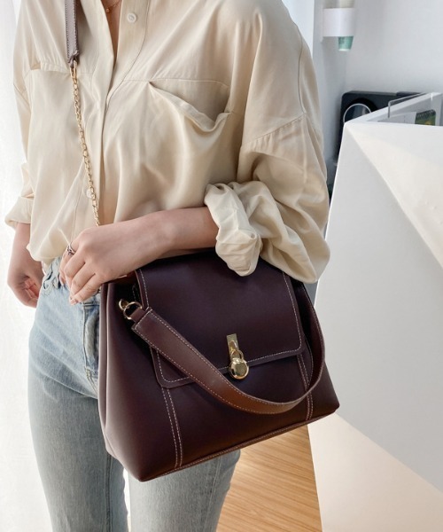 yuue' ( wear )（ユーイ）の「＜ポーチ付き＞ ゴールドチェーン レザーショルダーバッグ（ショルダーバッグ・レディース・ブラック/ダークブラウン/ベージュ/ライトブラウン・FREE）」の9枚目の写真