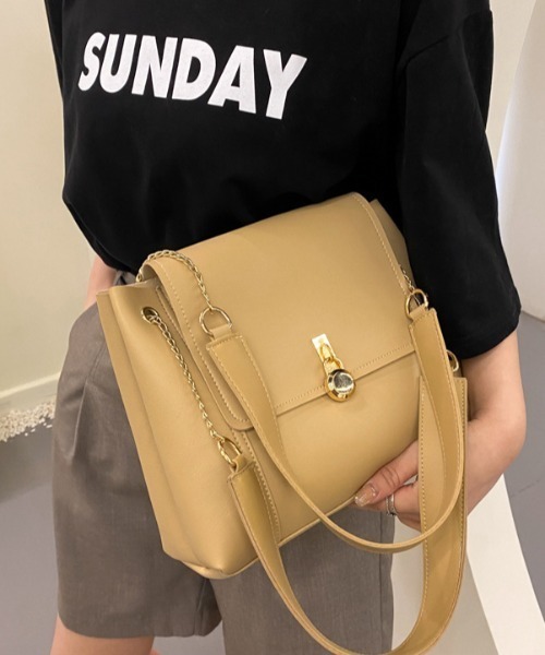 yuue' ( wear )（ユーイ）の「＜ポーチ付き＞ ゴールドチェーン レザーショルダーバッグ（ショルダーバッグ・レディース・ブラック/ダークブラウン/ベージュ/ライトブラウン・FREE）」の12枚目の写真