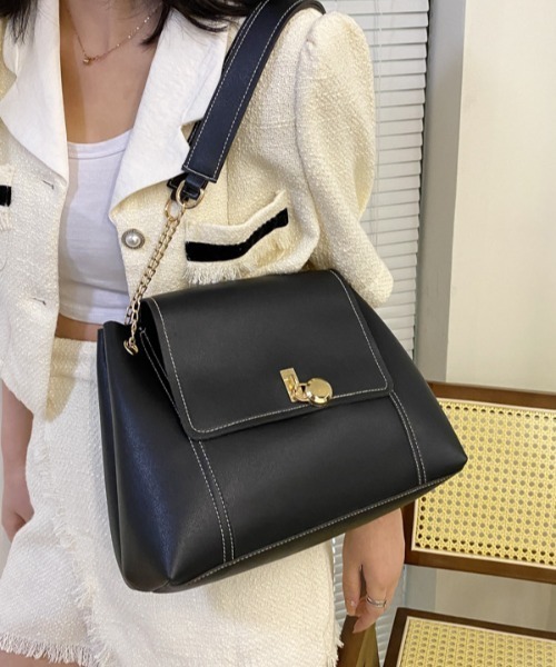 yuue' ( wear )（ユーイ）の「＜ポーチ付き＞ ゴールドチェーン レザーショルダーバッグ（ショルダーバッグ・レディース・ブラック/ダークブラウン/ベージュ/ライトブラウン・FREE）」の16枚目の写真