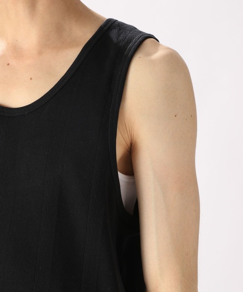 niko and...（ニコアンド）の「USAコットンランダムリブタンクトップ（タンクトップ・メンズ・オフホワイト/ブラック・LARGE/MEDIUM）」の9枚目の写真