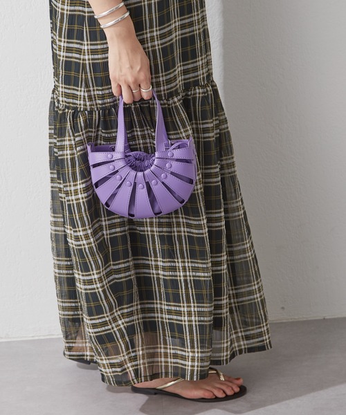 SHENERY（シーナリー）の「【WEB限定カラー：ブルー/ピンク】レザーデザインミニバッグ（トートバッグ・レディース・パープル/オフホワイト/ピンク/オレンジ/ブルー・FREE）」の16枚目の写真