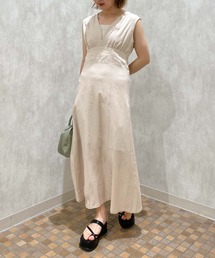 バックシャンノースリーブワンピース