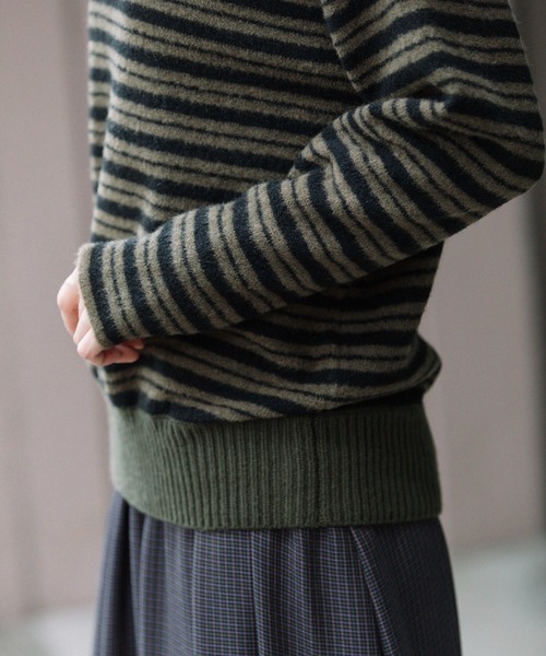 Munich（ミューニック）の「ブラッシュヤーン×メリノウールタートルネックトップス（ニット/セーター・レディース・ブラック/ベージュ/カーキ・FREE）」の13枚目の写真