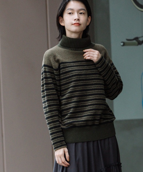 Munich（ミューニック）の「ブラッシュヤーン×メリノウールタートルネックトップス（ニット/セーター・レディース・ブラック/ベージュ/カーキ・FREE）」の8枚目の写真