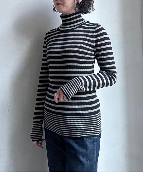 Chez toi（シェトワ）の「ウール混ボーダータートルニット（ニット/セーター・レディース・オフホワイト/ブラック/グレイッシュベージュ/ネイビー・FREE）」の11枚目の写真