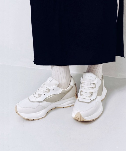 Lucida（ルシーダ）の「Alnair/ナチュラル厚底スニーカー（スニーカー・レディース・ホワイト/ブラック/ベージュ/パープル/ピンク/シルバー/ライトグリーン/アニマル/シルバー系その他/ピンクベージュ/ブルー系その他/インディゴブルー/ネイビー/ライトブラウン・38/39/35/36/37/40/41）」の15枚目の写真