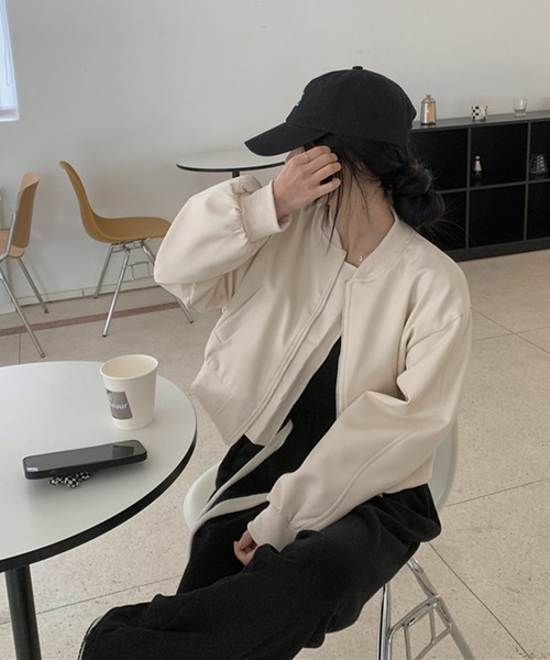 Jewelobe（ジュエローブ）の「パフスリーブショートブルゾン（ブルゾン・レディース・アイボリー/ブラック・FREE）」の16枚目の写真