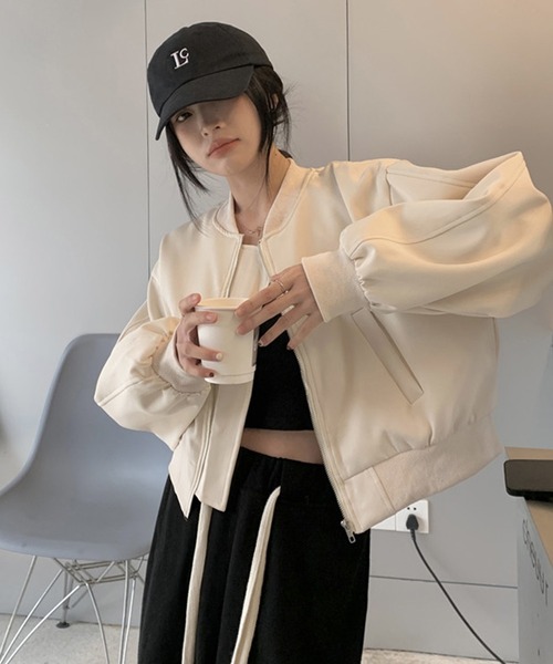 Jewelobe（ジュエローブ）の「パフスリーブショートブルゾン（ブルゾン・レディース・アイボリー/ブラック・FREE）」の17枚目の写真