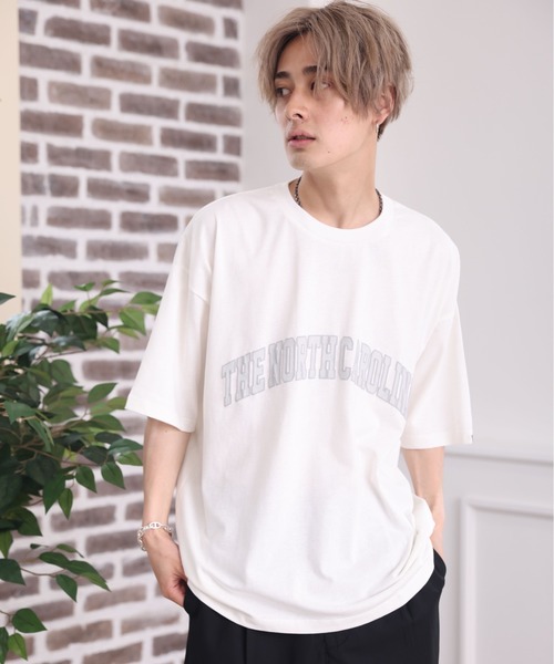 Craft Nicholson（クラフトニコルソン）の「オーバーサイズカレッジロゴ半袖Tシャツ（Tシャツ/カットソー・メンズ・ホワイト・FREE）」の3枚目の写真