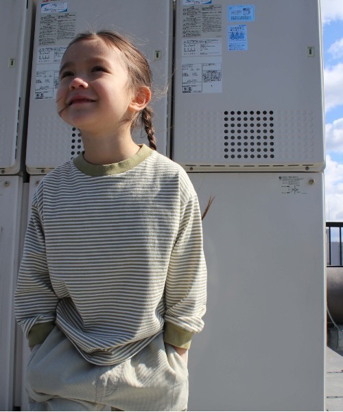 GROOVY COLORS(グルービーカラーズ)の「天竺ボーダー 長袖 Tシャツ(Tシャツ/カットソー・キッズ・ライトカーキ/レッド/ブラック・110/100/120/90)」の1枚目の写真