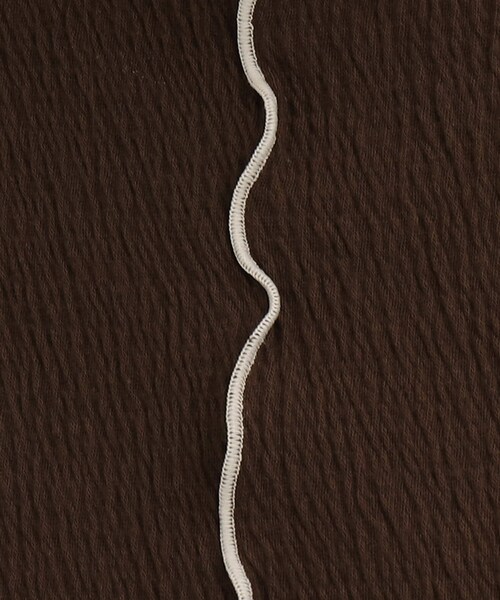 Cutie Blonde(キューティーブロンド)の「◆【1枚でも映える】配色メロウトップス(Tシャツ/カットソー・レディース・ブラック/ダークブラウン/ホワイト系・02/03/01)」の8枚目の写真