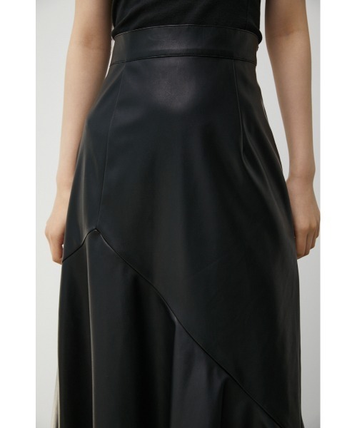 AZUL by moussy（アズールバイマウジー）の「FAUX LEATHER MERMAID SK/フェイクレザーマーメイドスカート（スカート・レディース・ブラウン/ブラック・MEDIUM/SMALL）」の9枚目の写真